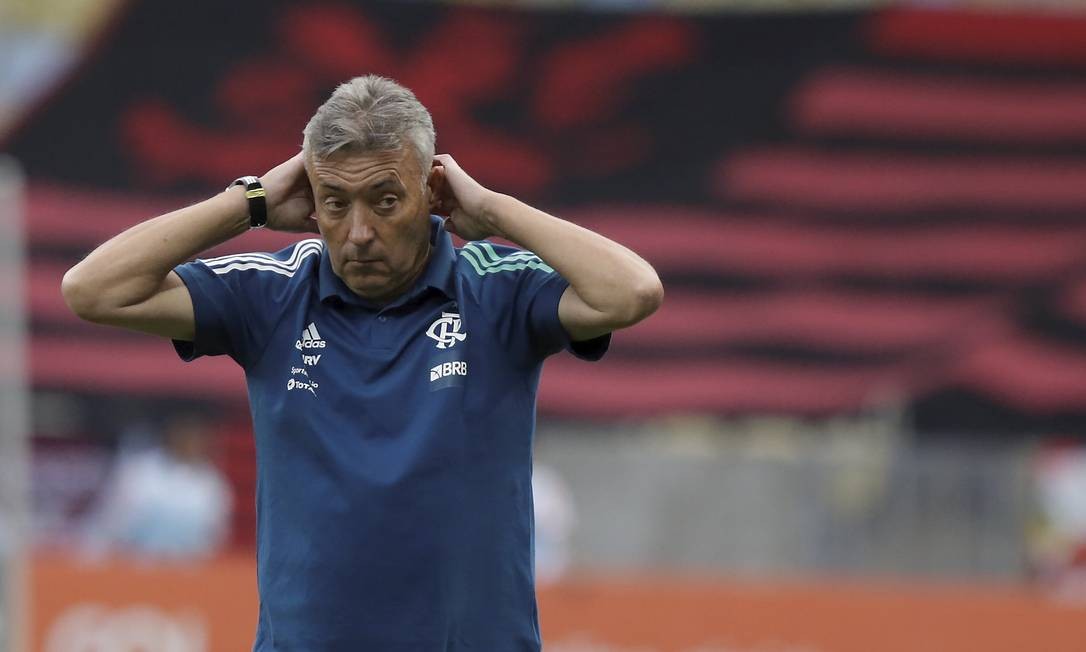 O técnico catalão não resistiu à pressão interna após derrota por 4 a 1 para o Atlético-MG, no Mineirão, pelo Campeonato Brasileiro. Foto: MARCELO THEOBALD / Agência O Globo