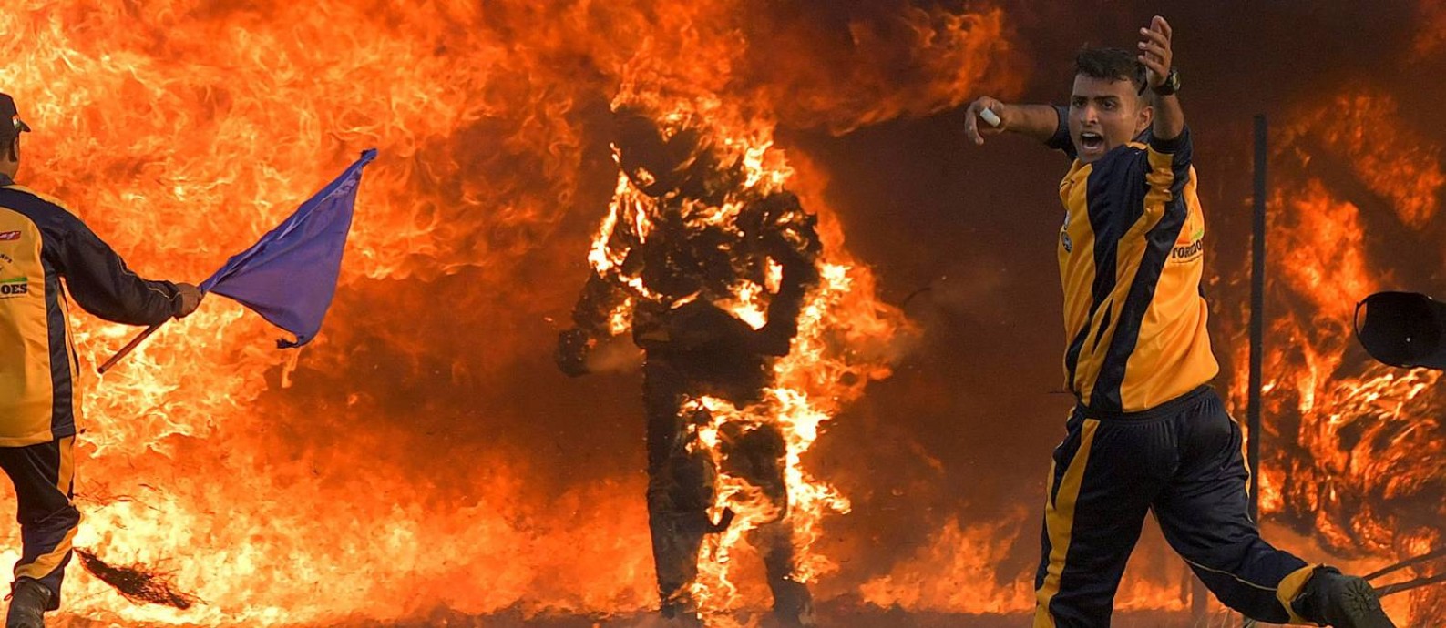 Singh sofreu ferimentos leves por queimadura ao tentar o recorde Foto: MANJUNATH KIRAN / AFP