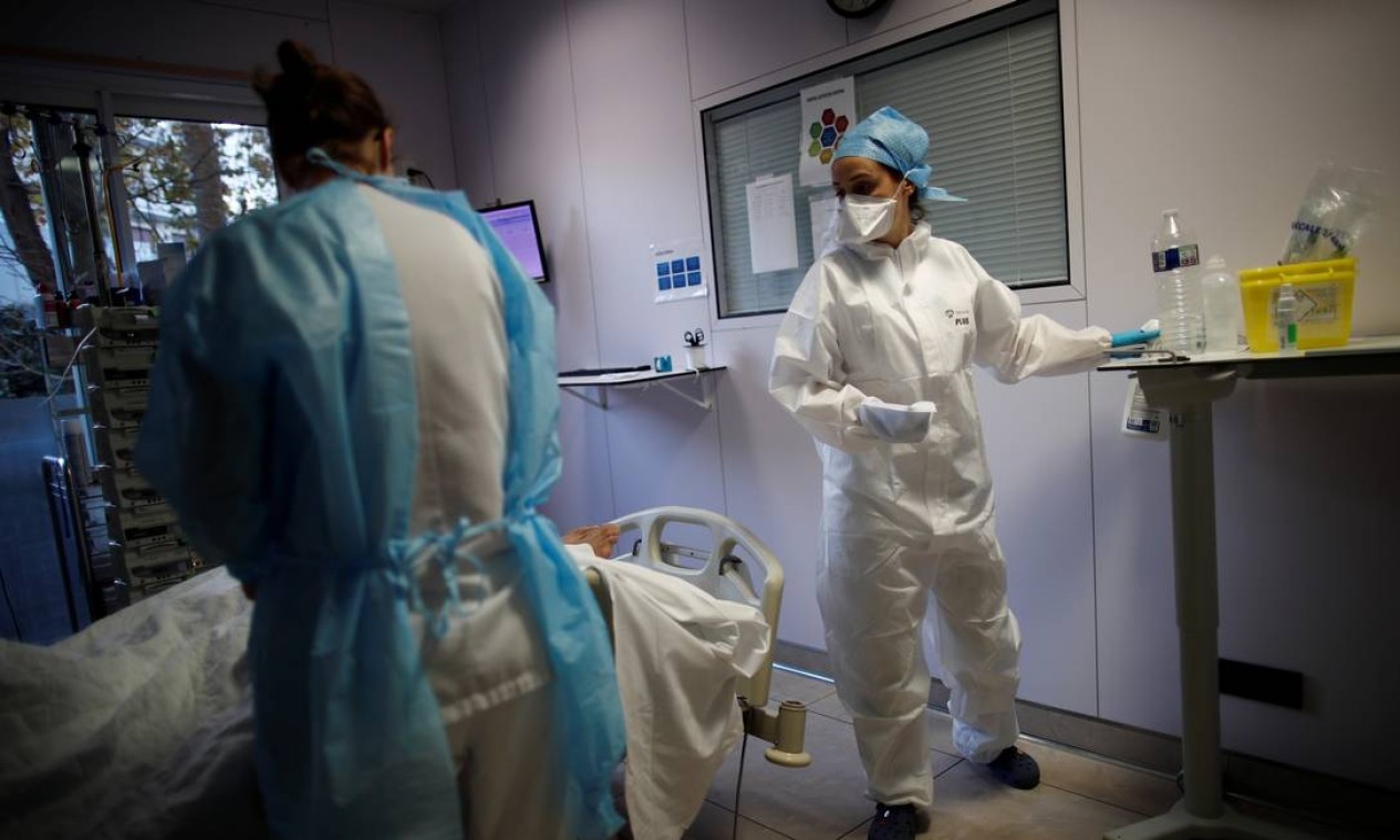 O novo coronavírus matou mais de 42 mil pessoas no território francês Foto: BENOIT TESSIER / REUTERS