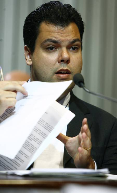 Quando deputado estadual, Bruno Covas foi relator da CPI da Bancoop, na Assembleia Estadual de São Paulo (Alesp) Foto: Eliária Andrade / Agência O Globo - 22/06/2010