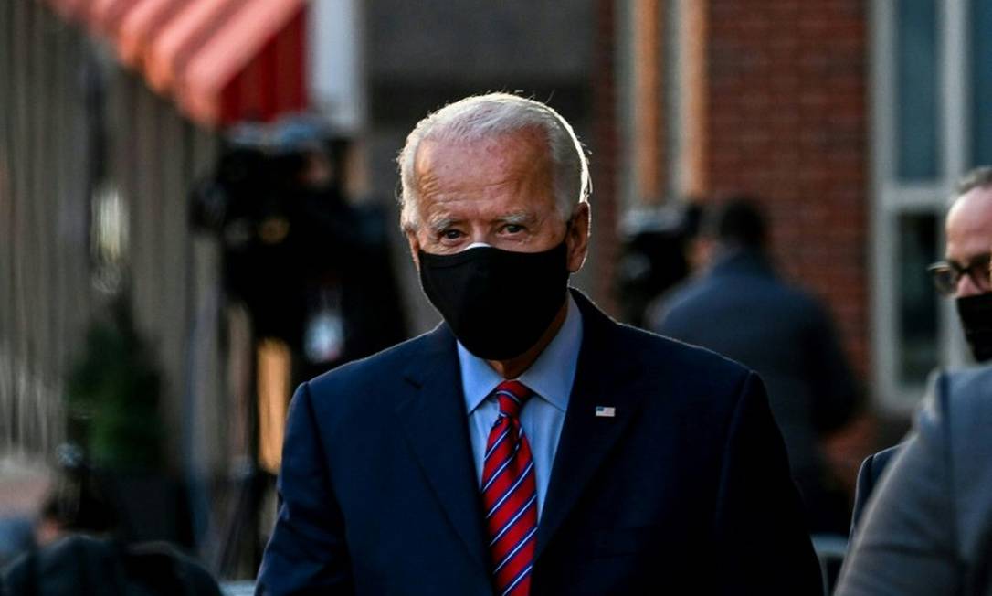 Presidente eleito dos Estados Unidos, Joe Biden, após videoconferência com a associação de prefeitos do país Foto: CHANDAN KHANNA / AFP / 23-11-2020