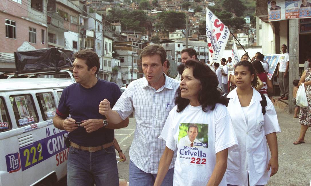 Campanha do candidato a senador, Bispo Marcelo Crivella, no morro do Borel Foto: Jorge William/Agência O Globo
