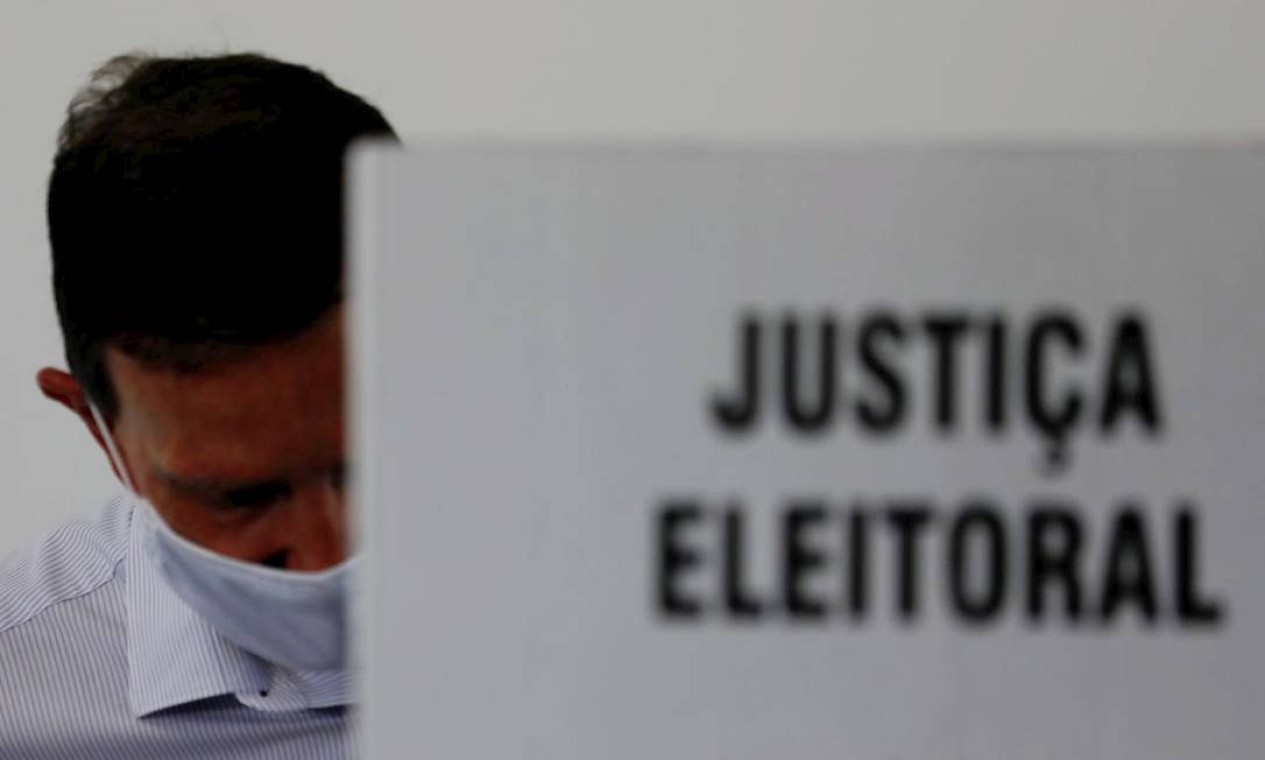Sobre a campanha, Crivella considerou o segundo turno "eletrizante" e disse que nunca viu algo parecido nas últimas oito eleições nas quais participou Foto: Agência O Globo