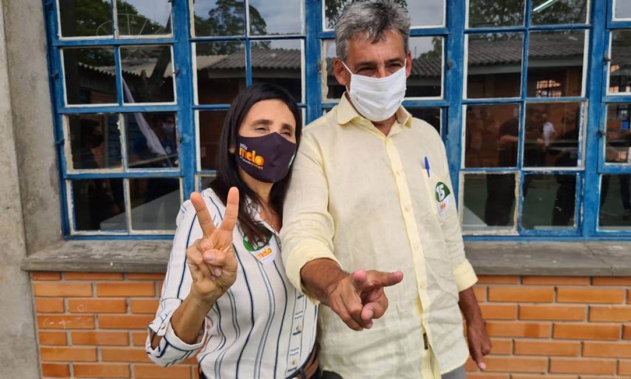Sebastião Melo (MDB) votou ao lado da mulher, em Porto Alegre. Ele foi eleito prefeito da capital gaúcha Foto: Gustavo Schmitt / Gustavo Schmitt