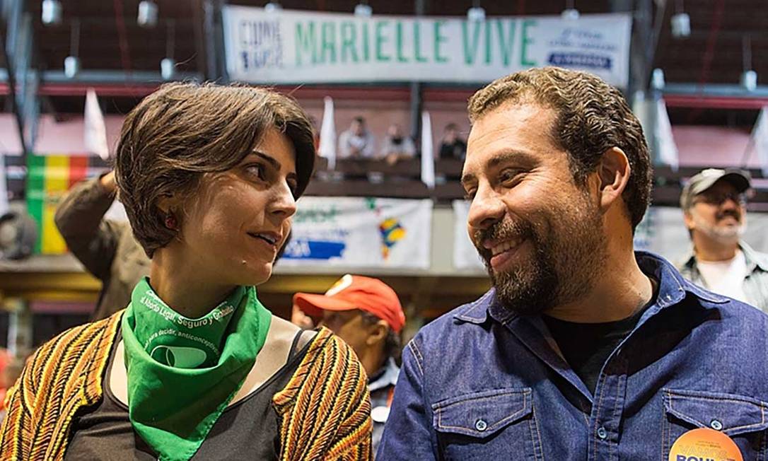 Manuela D'Ávila e Guilherme Boulos durante a campanha presidencial de 2018 Foto: Divulgação
