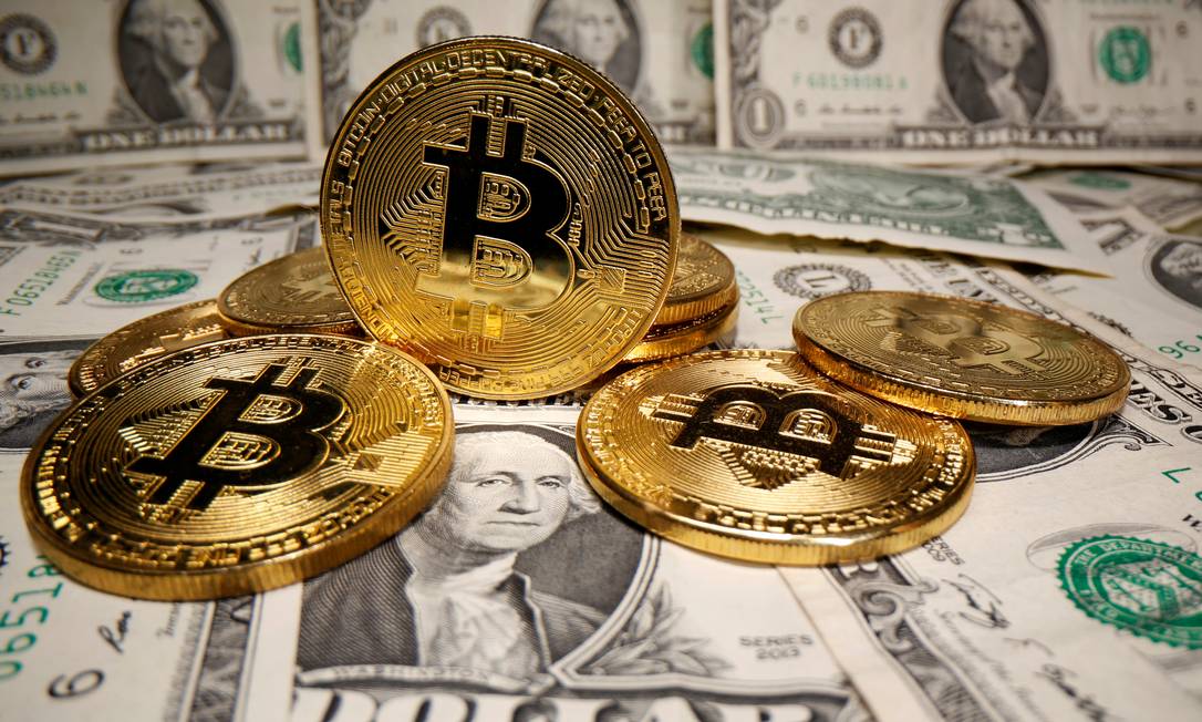 O bitcoin bateu seu recorde histórico de valorização neste sábado Foto: DADO RUVIC / REUTERS