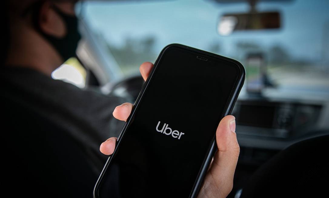 Uber: maior frequência no uso dos passageiros devido ao distanciamento social Foto: Hermes de Paula / Agência O Globo