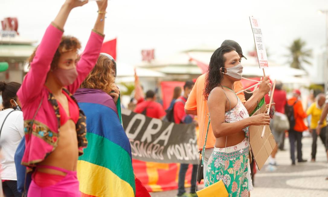 Manifestação LGBTQI+ em Copacabana Foto: Roberto Moreyra / Agência O Globo