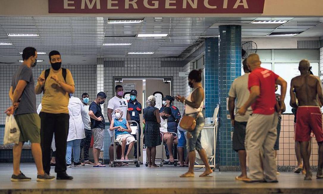 Hospital Salgado Filho, no Méier: alta demanda de pacientes com Covid e doenças crônicas, relegados a segundo plano no início da pandemia Foto: Alexandre Cassiano / Agência O Globo