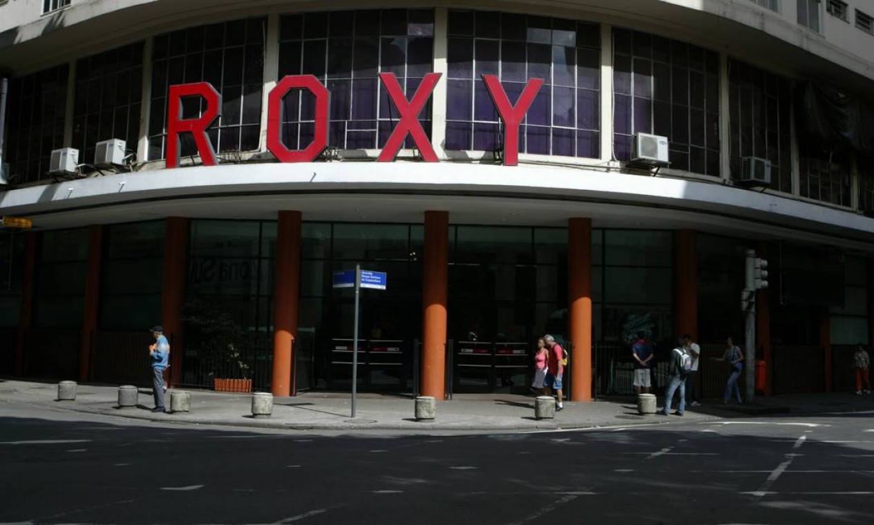 O cine Roxy, um dos poucos cinemas de rua da Zona Sul, inaugurado em 1938 Foto: André Teixeira / Agência O Globo