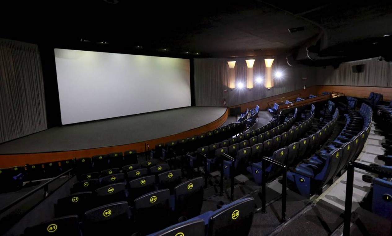 Sala de exibição. Cinema foi projetado pelo arquiteto Rafael Galvão, com 1.630 lugares Foto: Marcos Ramos / Agência O Globo