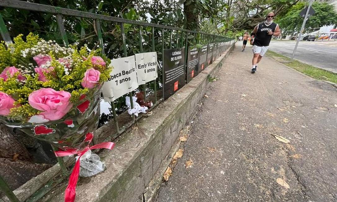 Comoção. Na Lagoa, flores homenageiam Rebeca e Emilly em instalação que lembra vítimas de violência no Rio Foto: Reprodução