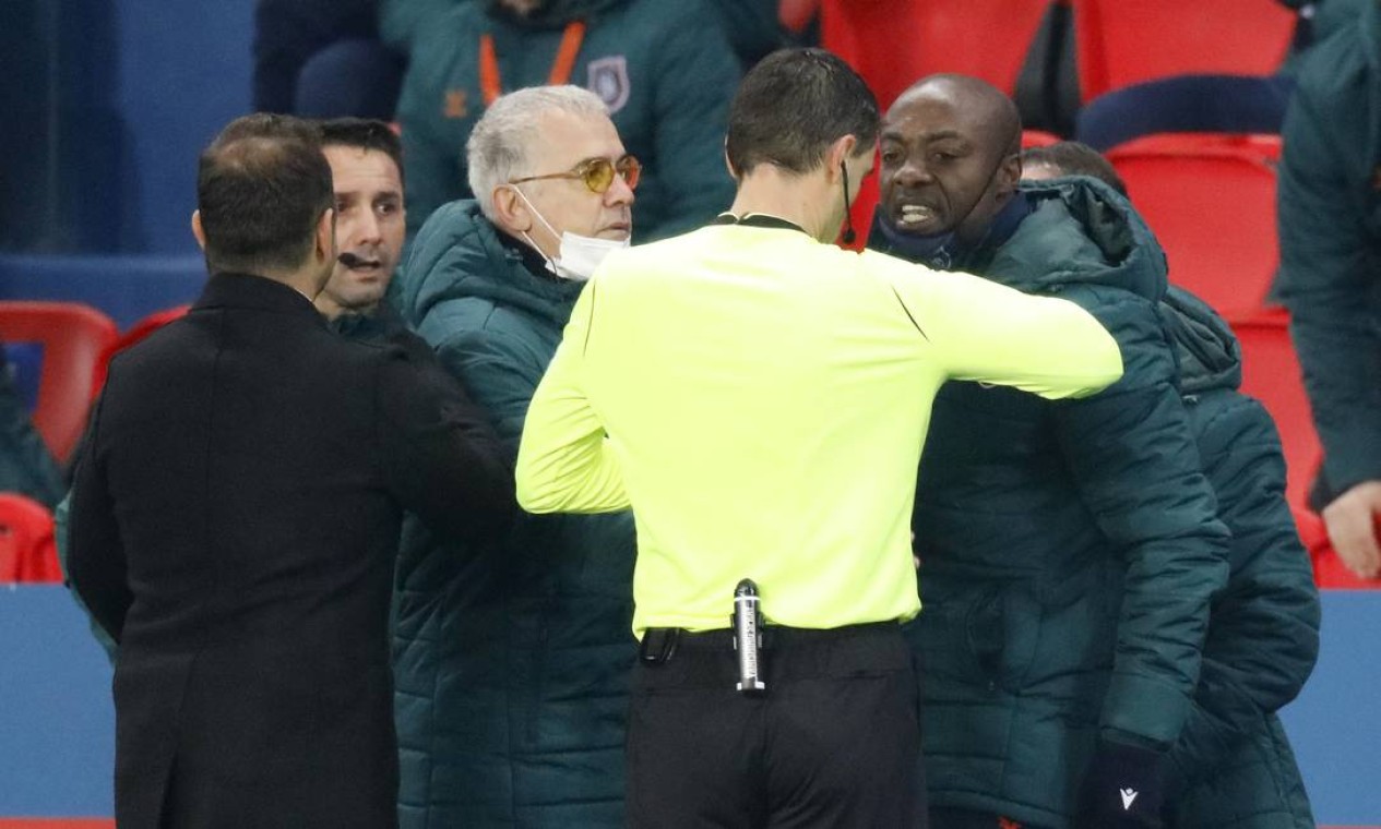 Champions League: Uefa muda escala de árbitros após erro em jogo do PSG