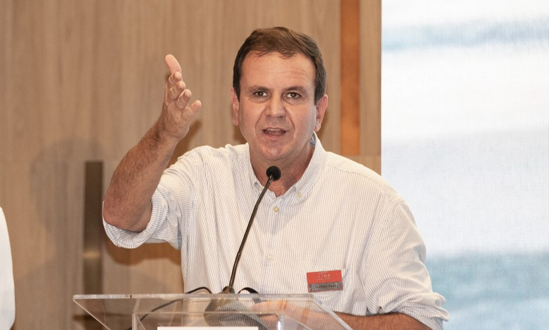 Paes durante premiação nesta terça-feira; prefeito explicou questão com governador de São Paulo sobre vacinas Foto: Ana Branco / Agência O GLOBO