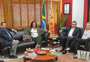 At the headquarters of the PSB, meeting of leaders of the left parties, Milton Coelho, secretary of the PSB, Carlos Lupi, president of the PDT, Luciana Santas, president of the PCB, Carlos Siqueira, president of the PSB and Gleisi Hoffmann.  07/31/2018 Photo: Daniel Marenco / Agência O Globo