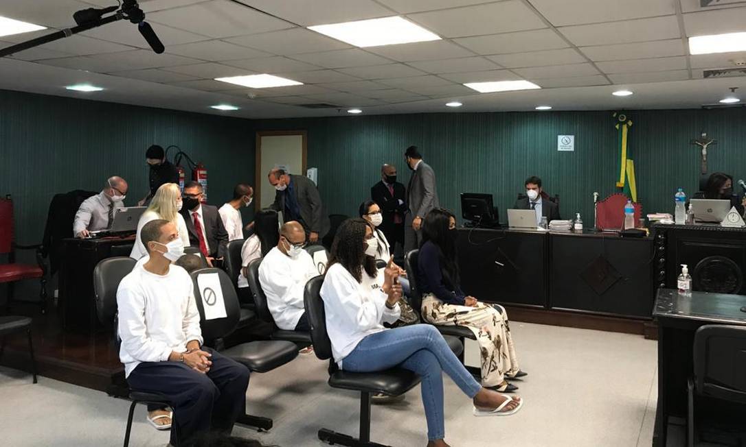 A deputada federal Flordelis acompanha a quarta audiência em que é ré no caso do assassinato do pastor Anderson do Carmo Foto: Carolina Heringer / Agência O Globo