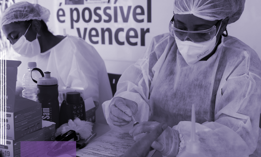 Profissionais da saúde realizam testes rápidos de Covid-19 Foto: Fabiano Rocha/Agência O Globo