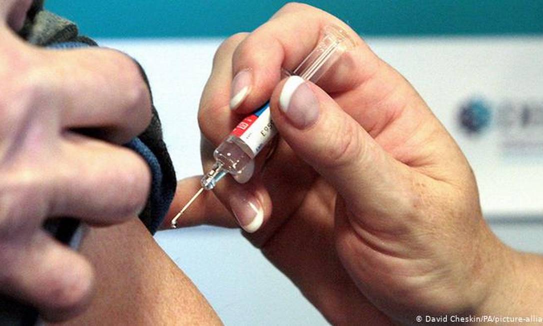 Segundo pesquisa Datafolha, mais de um quinto dos brasileiros não quer se vacinar contra covid-19 Foto: RFI