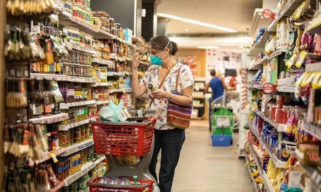 Alimentos puxaram a inflação no ano Foto: Brenno Carvalho