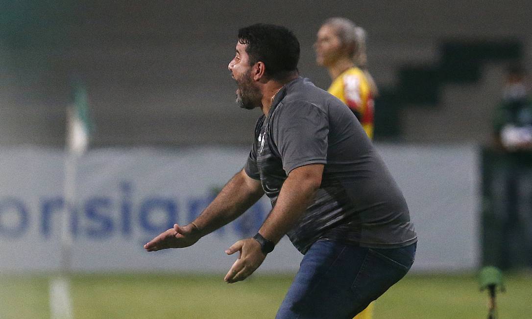 EDUARDO BARROCA (CORITIBA) - 4ª RODADA: Barroca foi o primeiro treinador demitido do Brasileiro 2020. Durou cerca de oito meses no cargo Foto: Vitor Silva/Botafogo