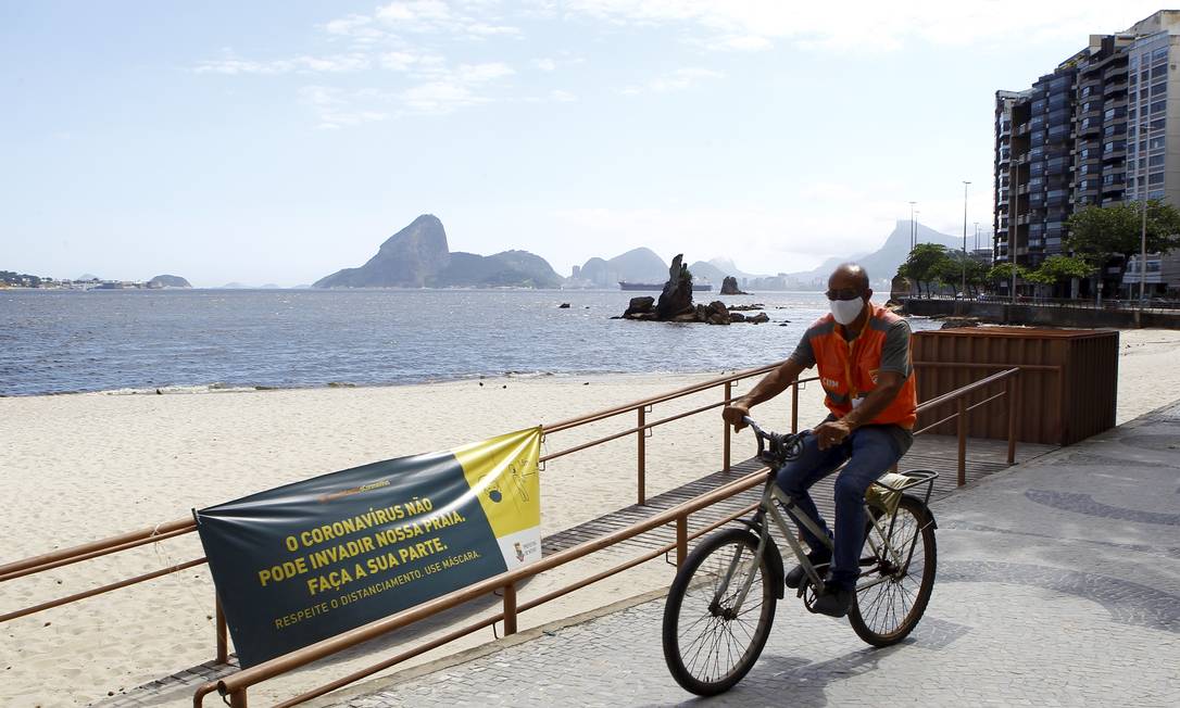 Orla de Niterói: eventos nas areias estão proibidos no réveillon Foto: Guilherme Pinto / Agência O Globo