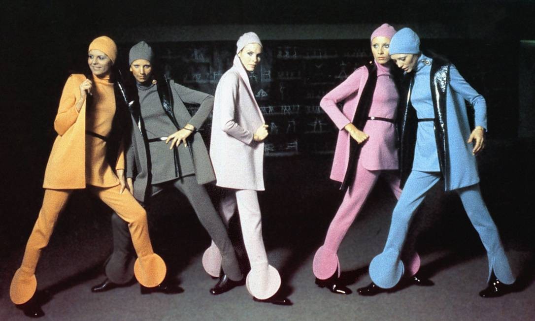 Looks futuristas criados por Pierre Cardin Foto: Jérôme Faggiano