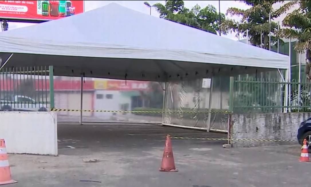 Tendas foram novamente montadas para atendimento em Manaus Foto: Reprodução/TV Globo