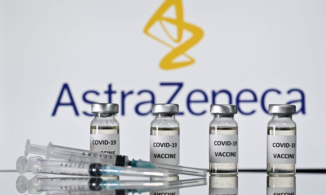 Vacina desenvovida por AstraZeneca e pela Universidade de Oxford contra a Covid-19 Foto: JUSTIN TALLIS / AFP