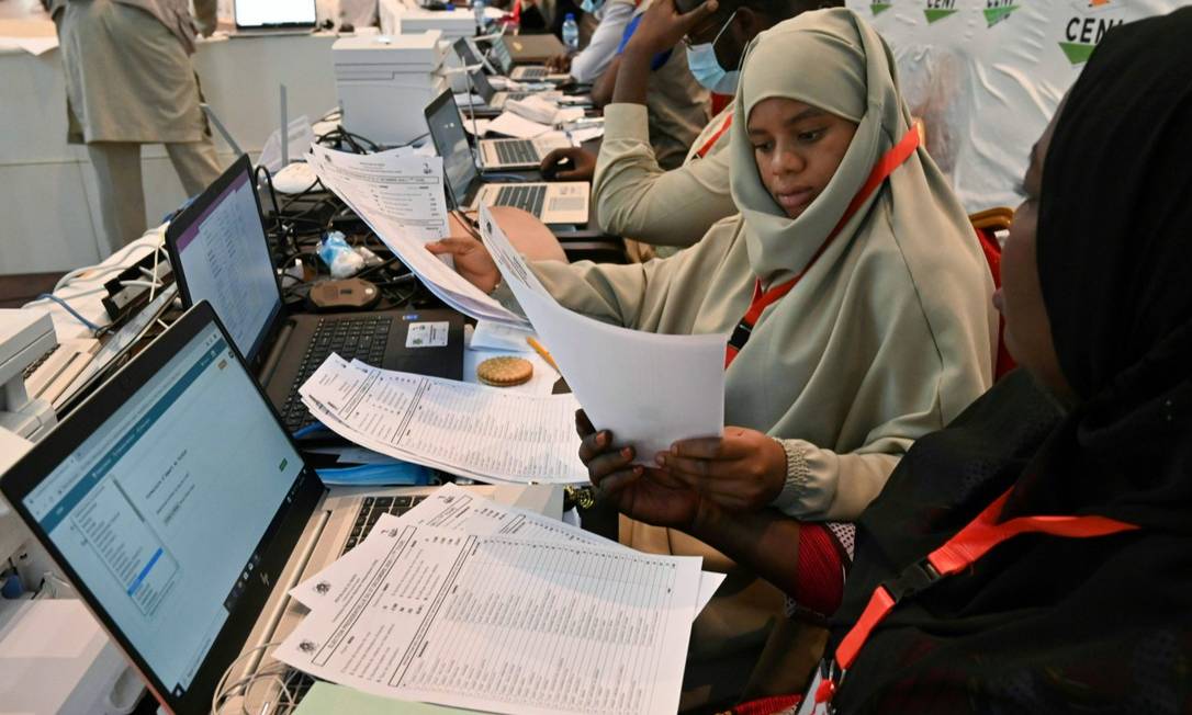 Comissão Eleitoral do Níger compila resultados das eleições presidenciais e legislativas de 27 de dezembro Foto: ISSOUF SANOGO / AFP/29-12-2020