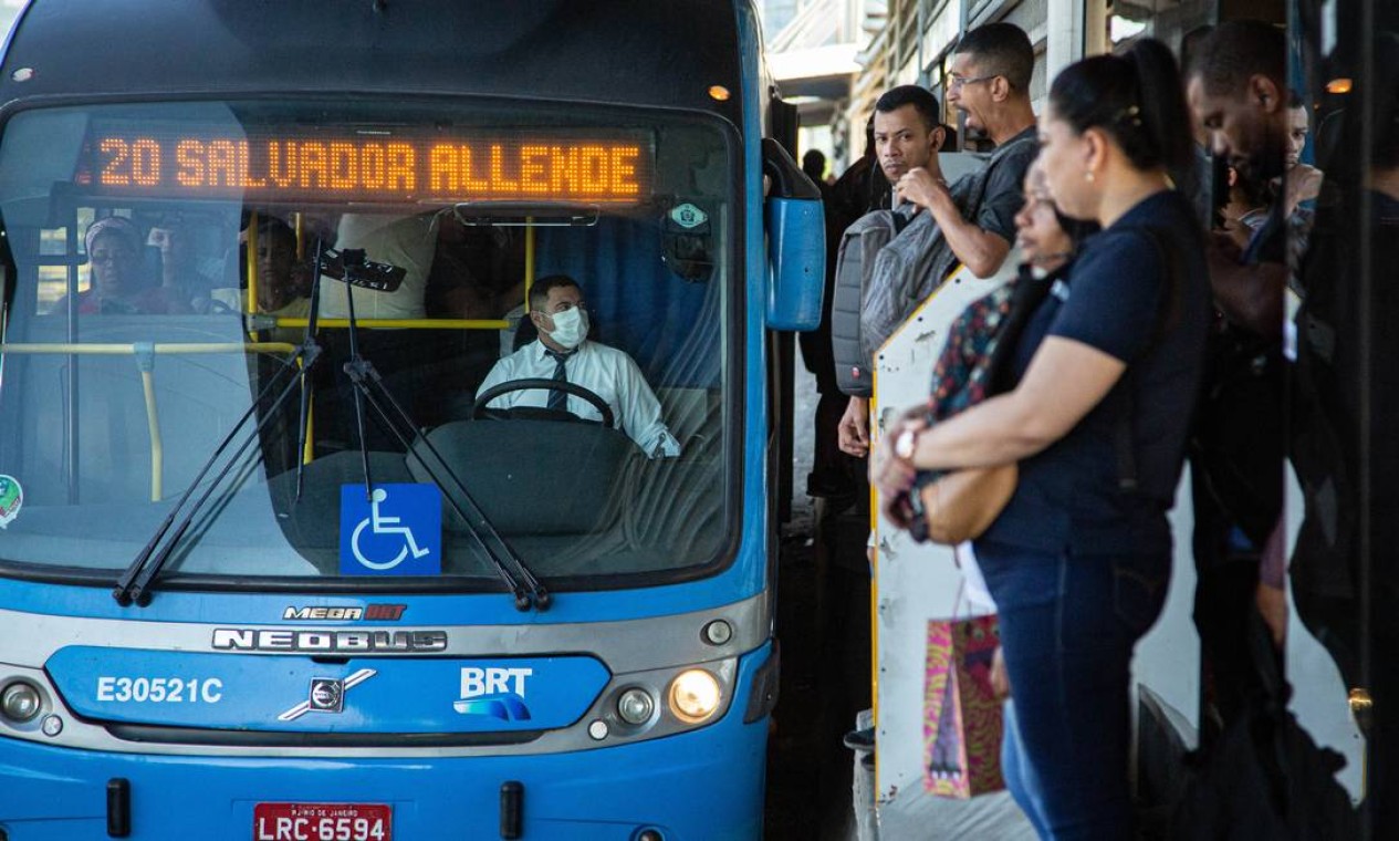 BRT - Apresentação do plano BRT com Dignidade, que tem objetivo de corrigir os rumos do sistema implantado por Paes em seus mandatos anteriores Foto: Hermes de Paula / Agência O Globo