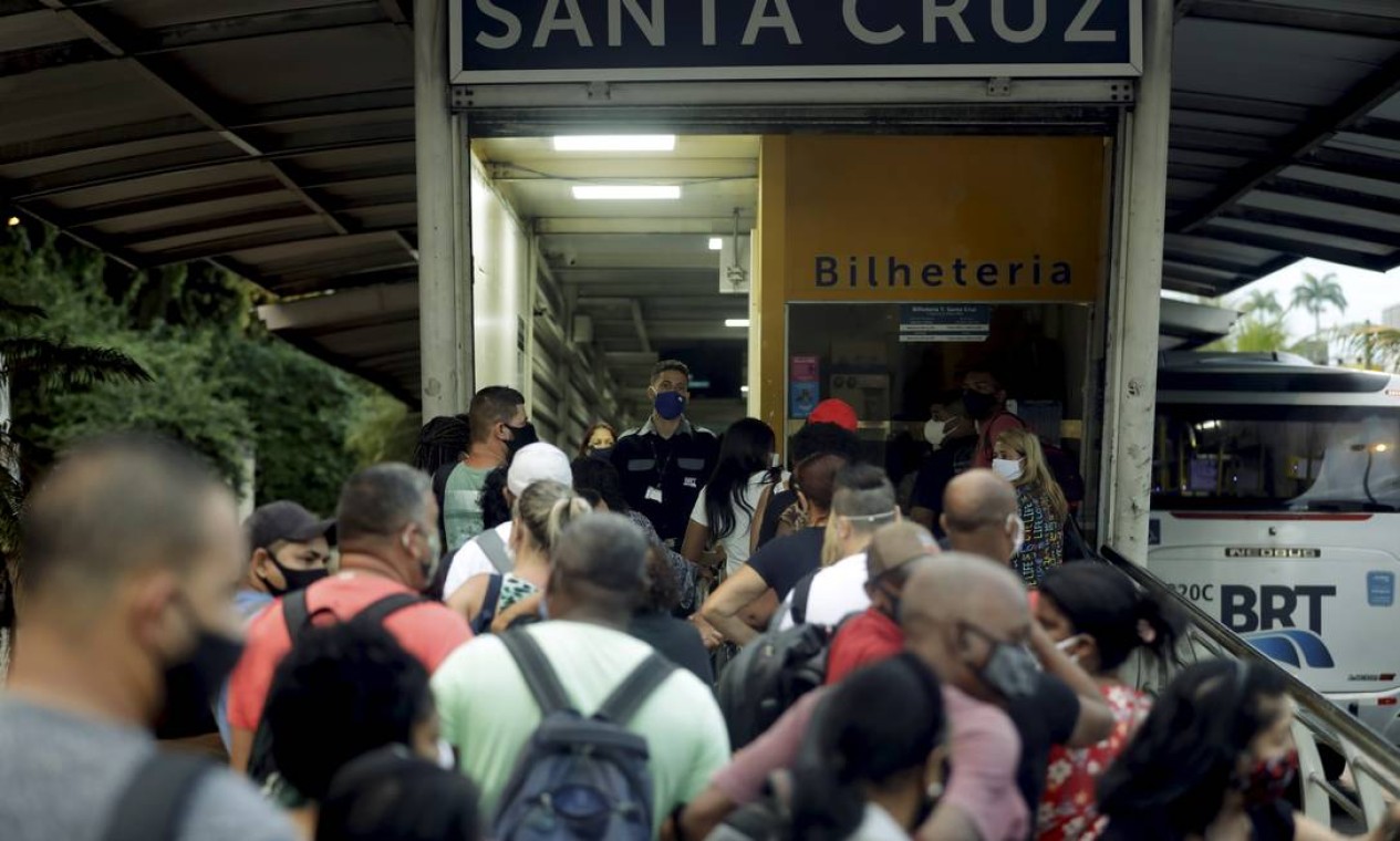 Prefeitura se prepara para aumentar frota em circulação, a partir de diagnóstico do serviço que atualmente mantém 56 estações fechadas Foto: Gabriel de Paiva / Agência O Globo
