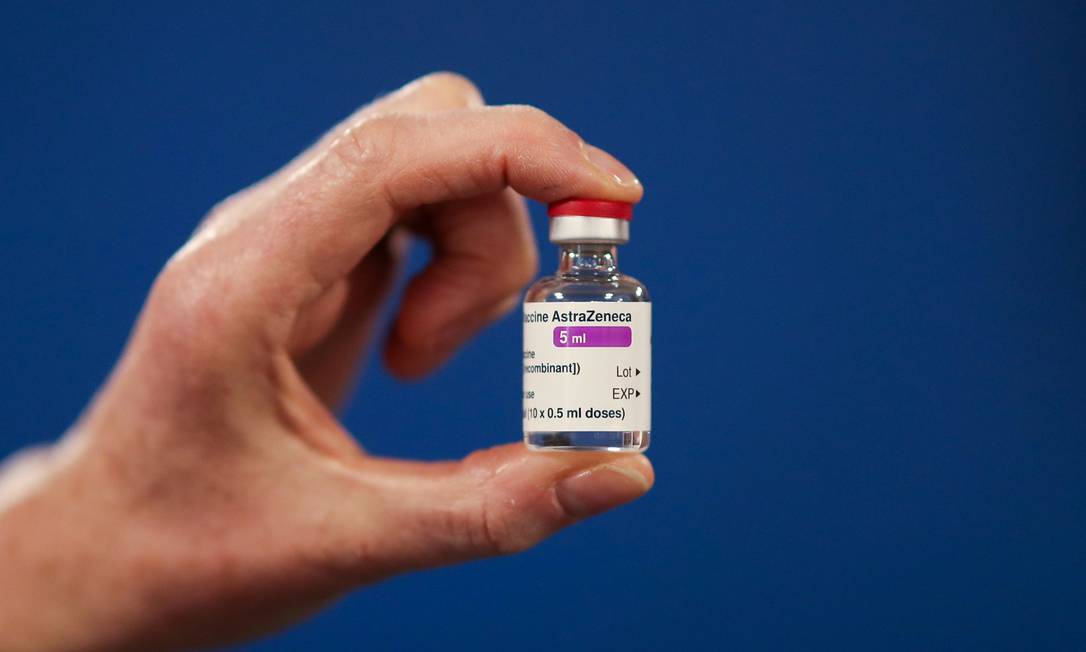 A vacina de Oxford/AstraZeneca será produzida pela Fiocruz no Brasil. Foto: Russell Cheyne / AFP