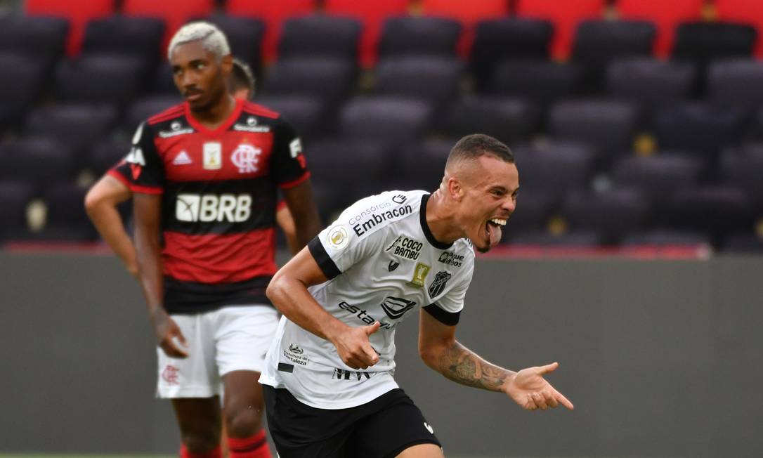 Kelvyn, do Ceará, o segundo gol sobre o Flamengo Foto: Alexandre Brum / Agência O Globo