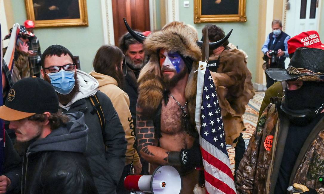 Apoiadores de Trump invadem o Capitólio em Washington, DC Foto: SAUL LOEB / AFP/06-01-2021