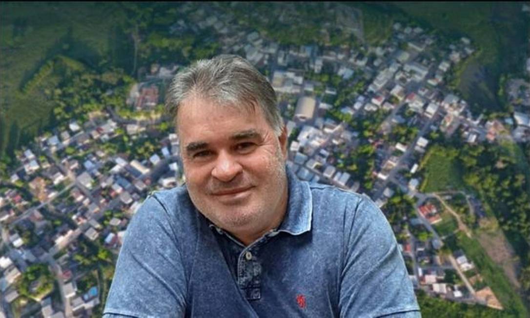 O prefeito de Água Doce do Norte (ES), Paulo Márcio Leite Ribeiro (PSB), morreu aos 50 anos e deixou duas filhas, de 18 e 23 anos Foto: Divulgação