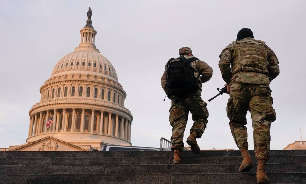 Guarda Nacional ocupa áreas externa e interna do Capitólio dos EUA, em Washington Foto: JOSHUA ROBERTS / REUTERS