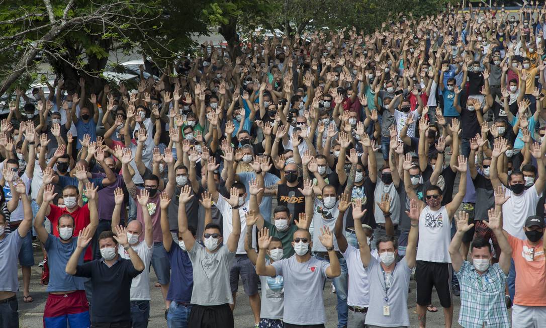Fechamento das fabricas da Ford no Brasil. Trabalhadores protestam Foto: Edilson Dantas / Agência O Globo