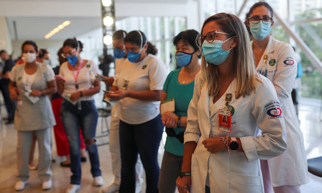 Empresas iniciam campanhas pró-vacina, de olho na recuperação dos negócios  - Jornal O Globo