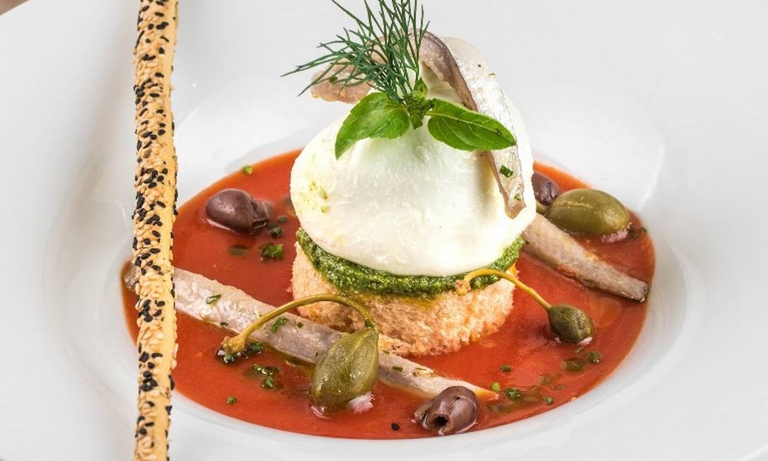 Burrata alla puttanesca: sugestão no Alloro Al Miramar Foto: Tomas Rangel / divulgação