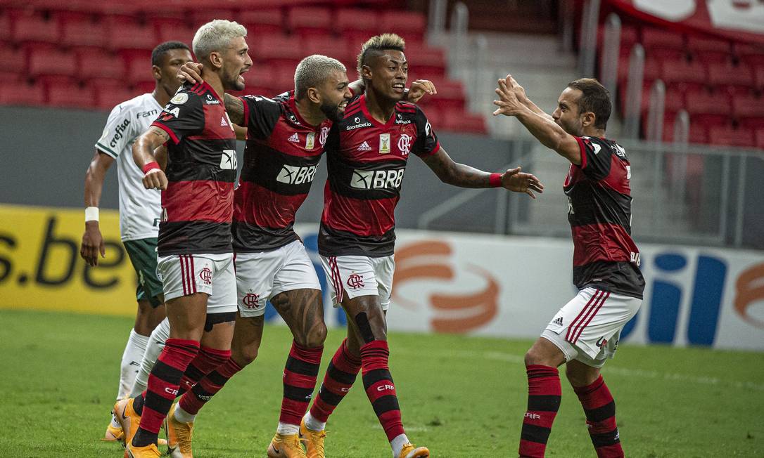 Gabigol, Arrascaeta, Everton Ribeiro e Bruno Henrique, no Mané Garrincha. Foto: Foto: Alexandre Vidal / Flamengo / Agência O Globo