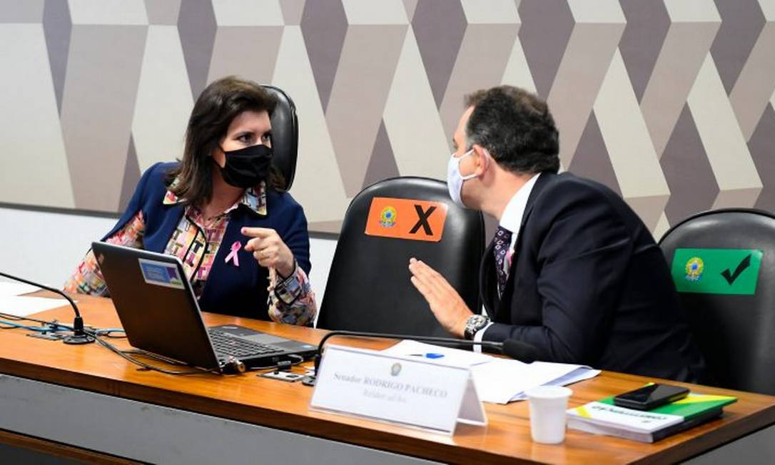 Senadores Simone Tebet (MDB-MS) e Rodrigo Pacheco (DEM-MG), no ano passado Foto: Marcos Oliveira/Agência Senado