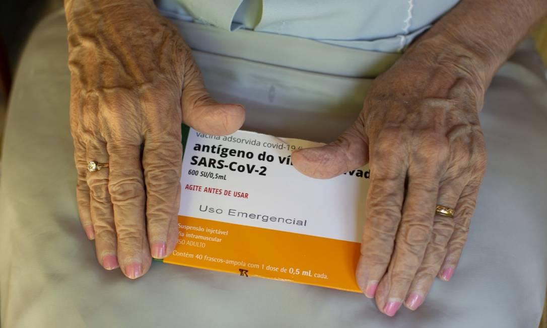 Vacinação de idosos será ampliada em fevereiro, e passa a atender pessoas acima de 80 anos Foto: Márcia Foletto em 19-01-2021 / Agência O Globo