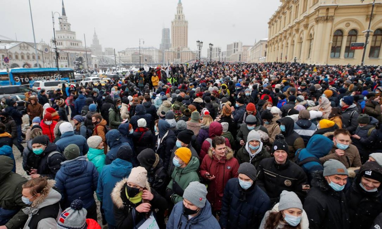 Manifestantes concentrados em rua da capital russa em apoio ao líder da oposição, Alexei Navalny Foto: MAXIM SHEMETOV / REUTERS