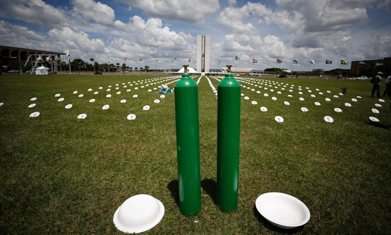 Dois cilindros de oxigênio também fazem parte da instalação do Rio de Paz Foto: PABLO JACOB / Agência O Globo