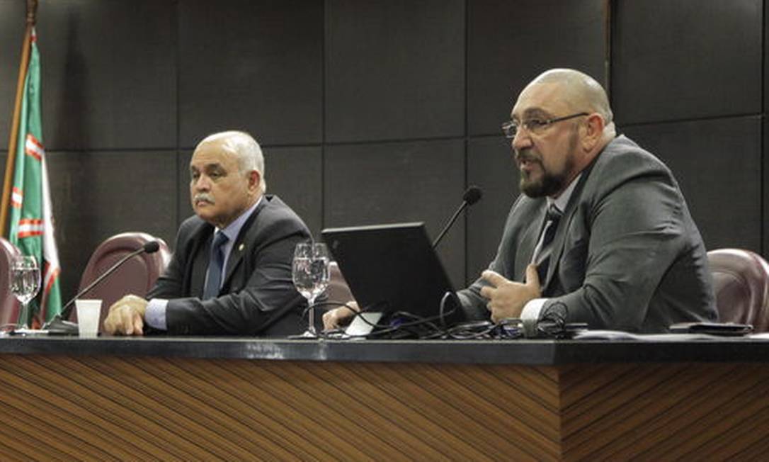 O procurador Januário Paludo (à direita), durante evento do Ministério Público Federal (20/09/2017) Foto: Divulgação/MPF-PR