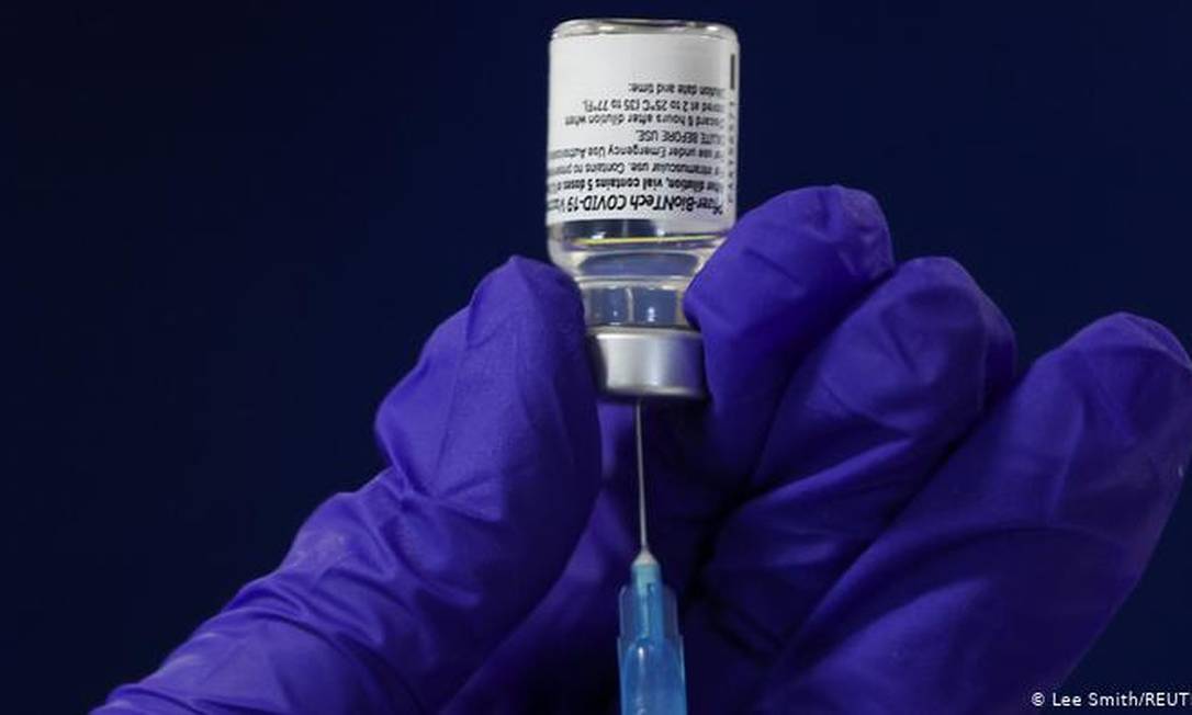 Entre casos analisados, autoridades sanitárias não viram ligações causais entre a vacina e mortes Foto: Lee Smith/ Reuters