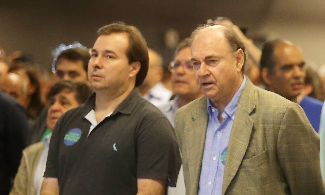 O ex-presidente da Câmara Rodrigo Maia, e o ex-prefeito Cesar Maia Foto: Guilherme Pinto/Agência O Globo