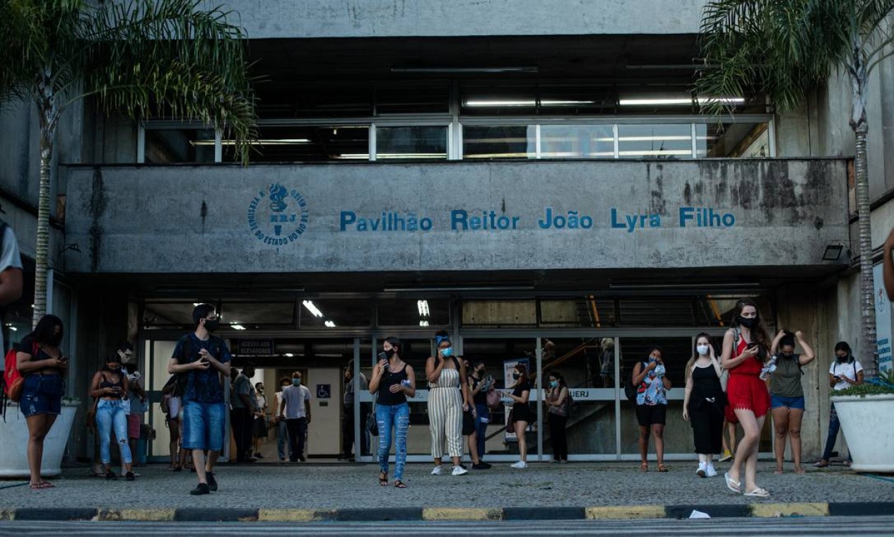 Candidatos que realizaram o Enem contam com bolsas especiais na