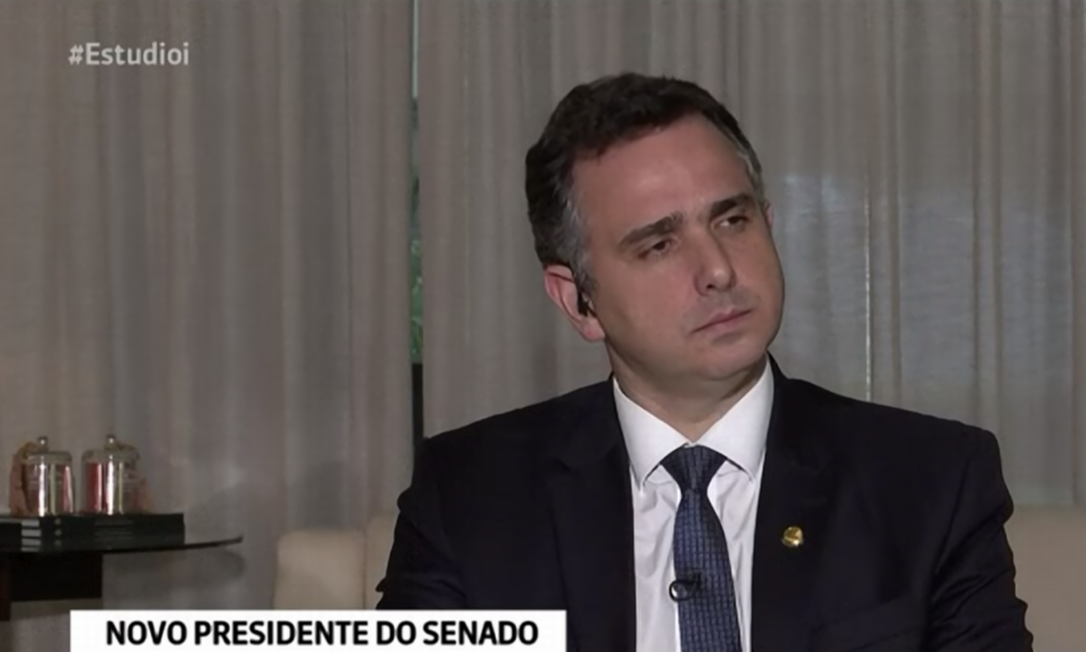O presidente do Senado e do Congresso, Rodrigo Pacheco (DEM-MG), em entrevista à GloboNews Foto: Reprodução/TV