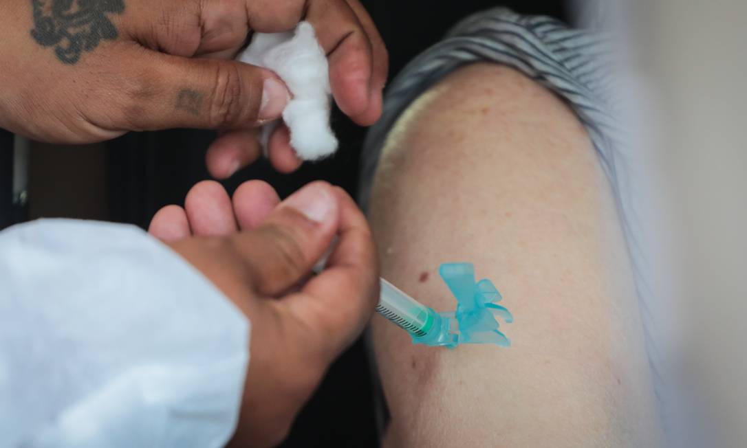 Vacina sendo aplicada em Belém (PA) em 03/02/2021 Foto: Filipe Bispo/Fotoarena / Agência O Globo